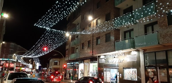 Alumbrado navideño en el centro de Los Corrales