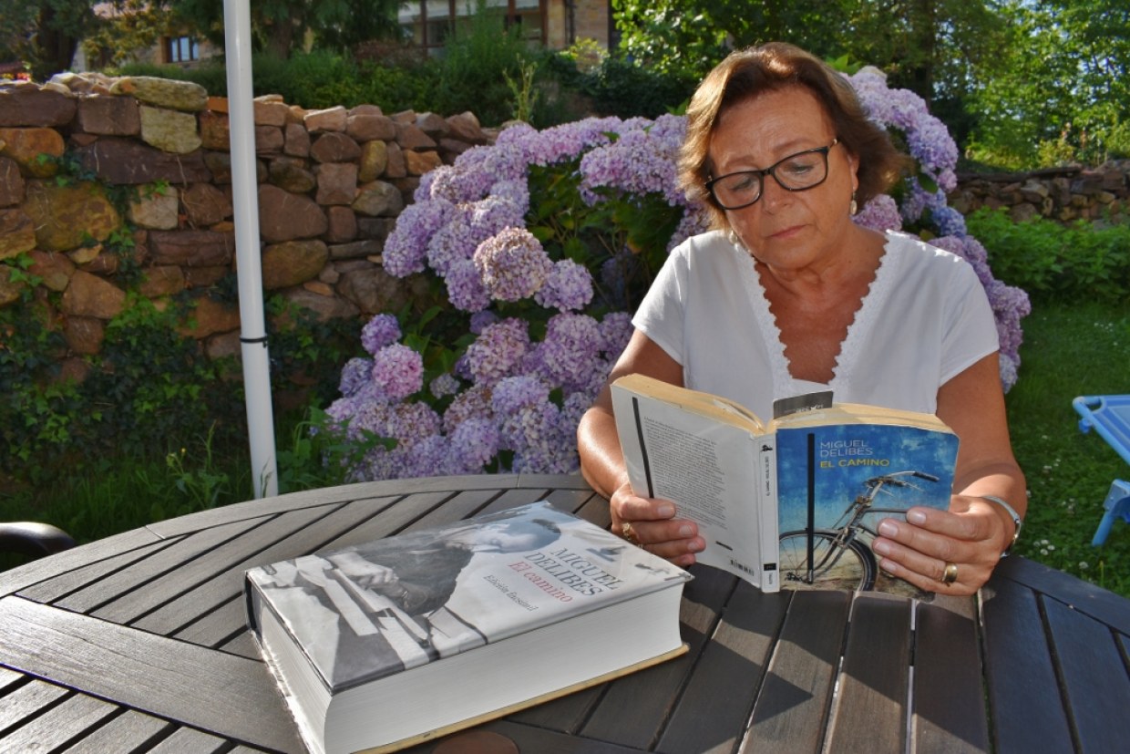 Carmen Múgica leyendo El Camino