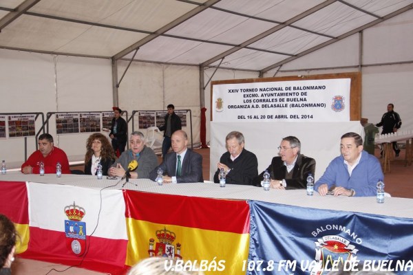 Mesa de autoridades. (V. Balbás)