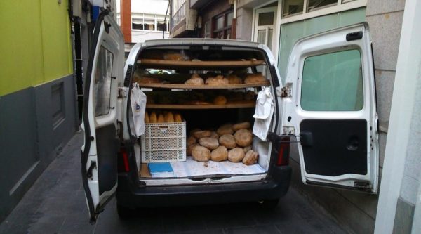 Atraco por encapuchados en Los Corrales