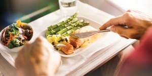 El ICASS firma un acuerdo con los ayuntamientos de Los Corrales y San Felices para la prestación del servicio de cáterin social