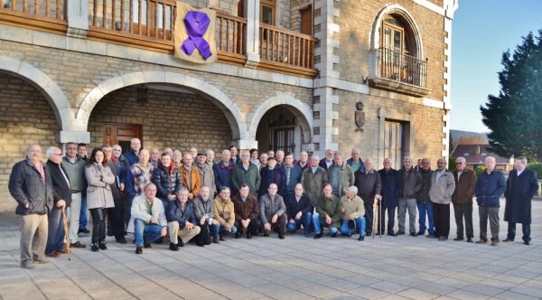 Participantes en la reunión convocada por el Ayuntamiento