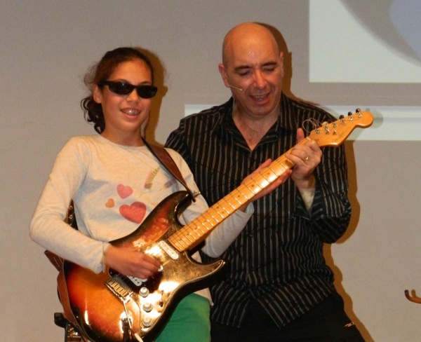 Suso González y una alumna de La Salle