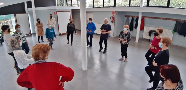 Argumosa y Lombilla comprobaron la marcha del taller de movimiento saludable