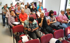 Representantes de asociaciones en la primera reunión