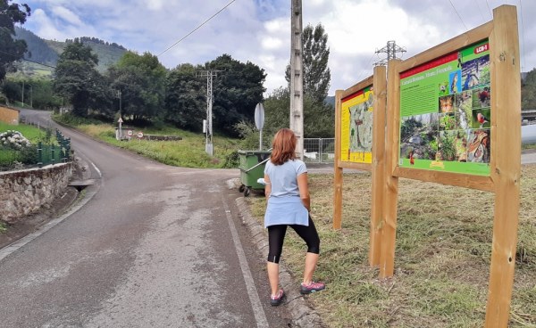 Dos de las rutas pasan por el barrio de la Contrina, hacia la calzada y el mirador del Gedo