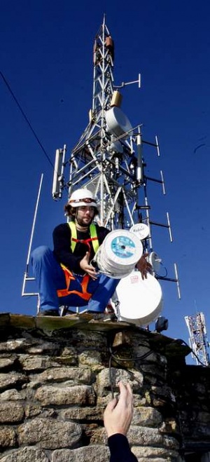 El Gobierno de Cantabria amplía la cobertura de los canales de TDT en Bostronizo y Las Caldas
