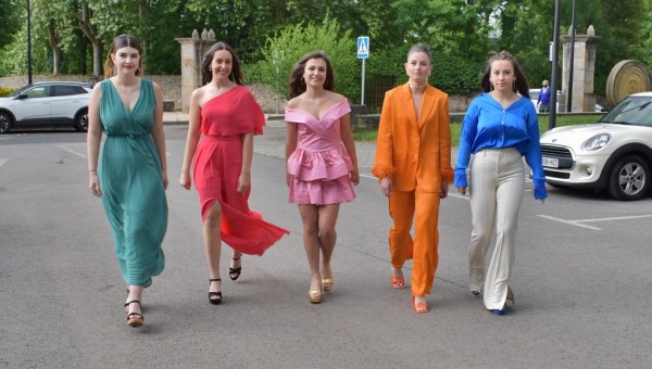 Verónica, Laura, Alba (reina), Zay y Alexia