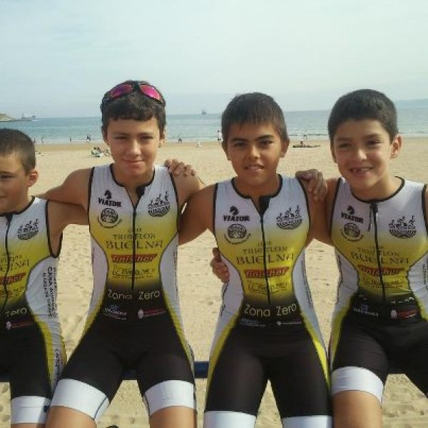 Triatlón Buelna escolar (archivo)