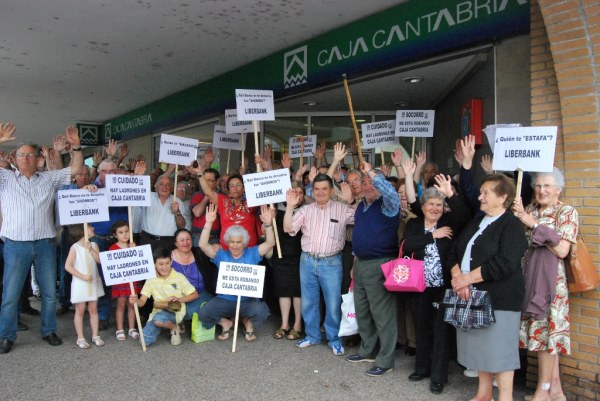 Concentración de afectados en Los Corrales este miércoles