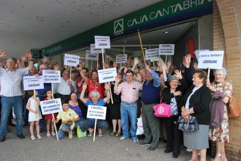 Concentración de afectados en Los Corrales este miércoles