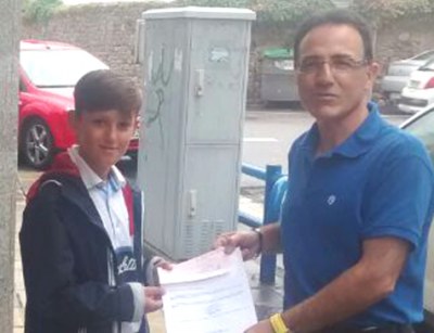 Los Revoltosos reciben el premio a la peña Sanjuanera ganadora