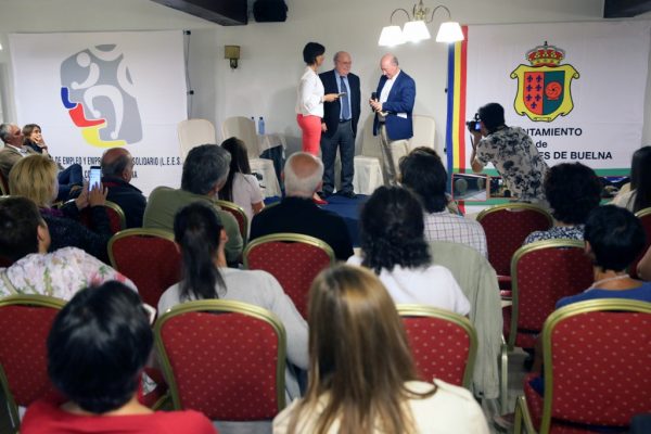 Clausura con Josefina González, Juan José Sota y José María Peridis