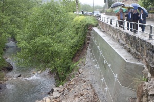 Visita del consejero y el alcalde a las obras