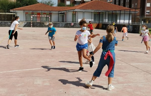 El campamento aprovechará las instalaciones del colegio Pereda