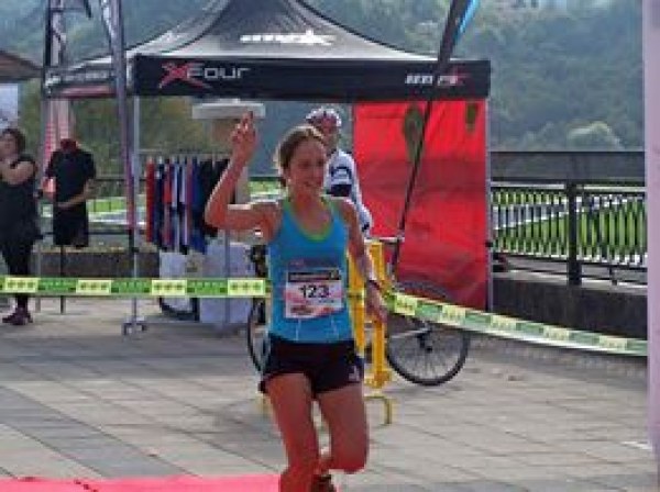 Azara García entrando en meta