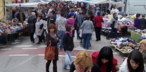 Mercado dominical en Santiago de Cartes