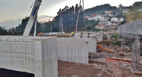 Ya se han colocado las vigas que sustentarán la plataforma
