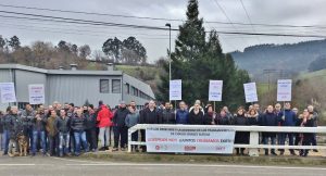 Reclaman la vuelta al diálogo social y la restitución a su puesto de trabajo de una compañera despedida en diciembre