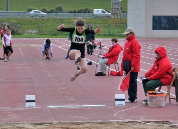 Leyre Arnaiz, oro en salto de longitud
