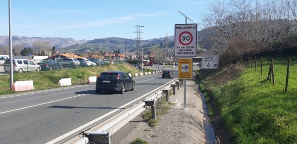 Acceso sur a Los Corrales por la A-67