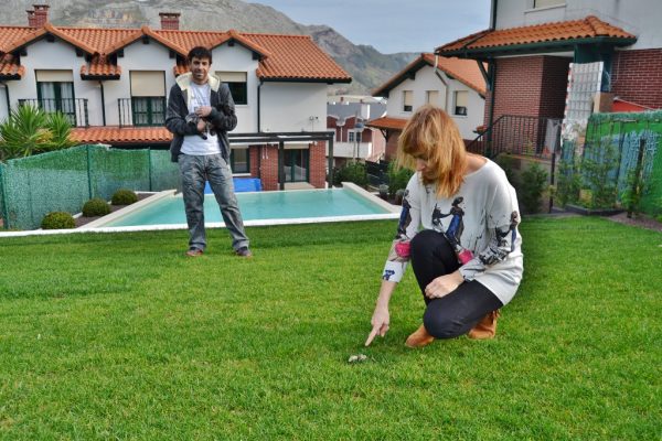 Los propietarios no pueden salir al jardín, convertido en un &quot;foco de infección&quot;