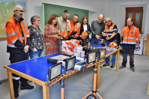 Entrega de nuevo material a Protección Civil