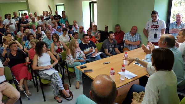 Reunión de Mazón con vecinos del barrio de Penías