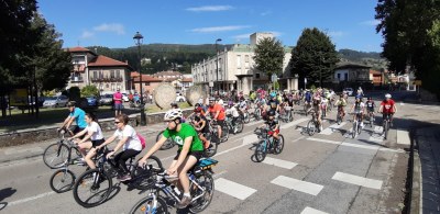 Los Corrales llena calles y plazas para celebrar el regreso de sus fiestas patronales