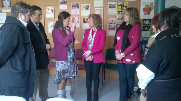 Díaz Tezanos con la Asociación de Mujeres Buelna