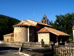 Verdades Como Templos. Iglesia de los Santos Cosme y Damián en Bárcena de Pie de Concha, 2 de 2