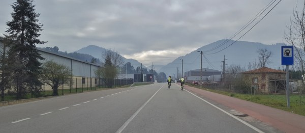 San Felices ha planteado la renovación del firme del carril bici de la Agüera