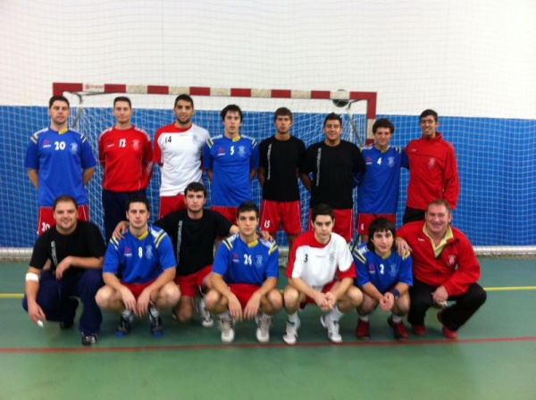 Balonmano Corrales vence y se coloca líder.