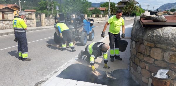 Asfalto fundido en las aceras de Somahoz