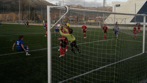 Paradón del portero del Frajanas en los minutos finales.