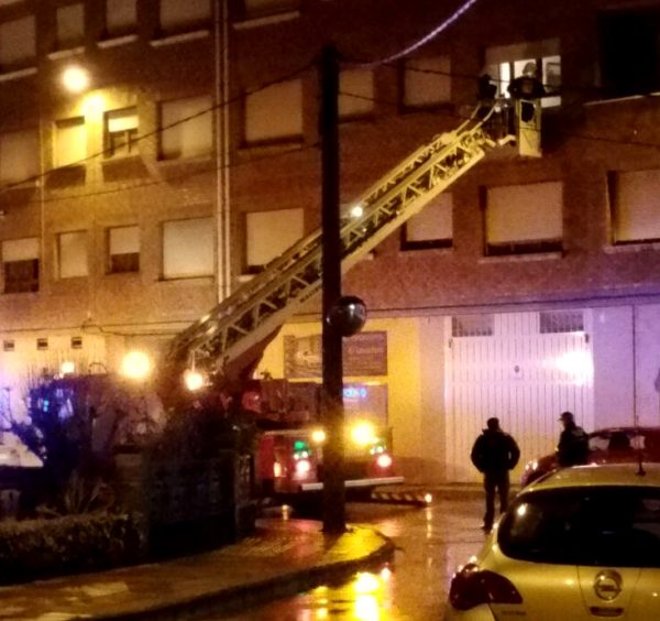La calle se cortó al tráfico durante la intervención.