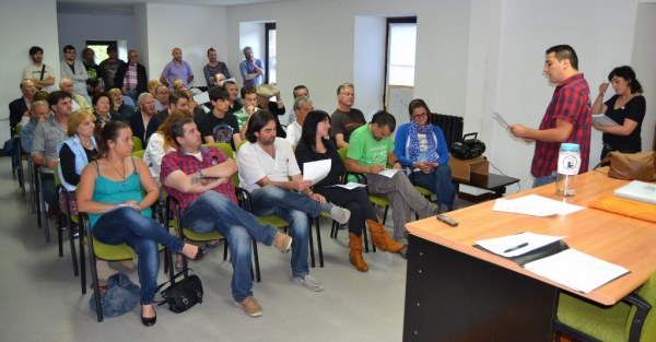 En la primera asamblea se planteó la posibilidad de presentarse a las próximas elecciones municipales