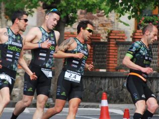 Buena actuación del Bathco Triatlón Buelna en Polanco