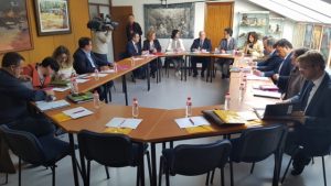 Reunión en la sala de la Asociación Guerras Cántabras