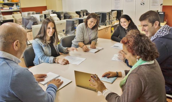 Encuentro entre Ayuntamiento y colegio