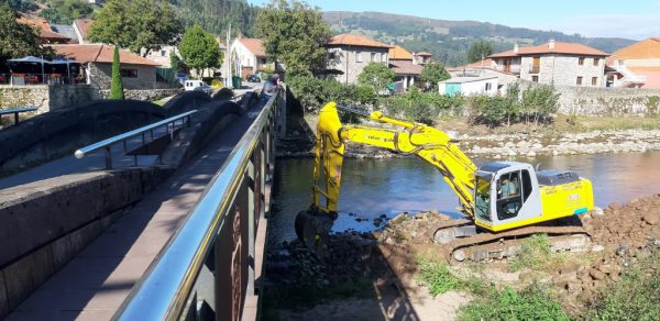 Limpieza en el río Besaya