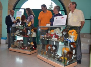 Ayuntamiento de Los Corrales de Buelna y Amica presentaron el resultado de un proyecto que podrá visitarse cada tarde en el Teatro Municipal