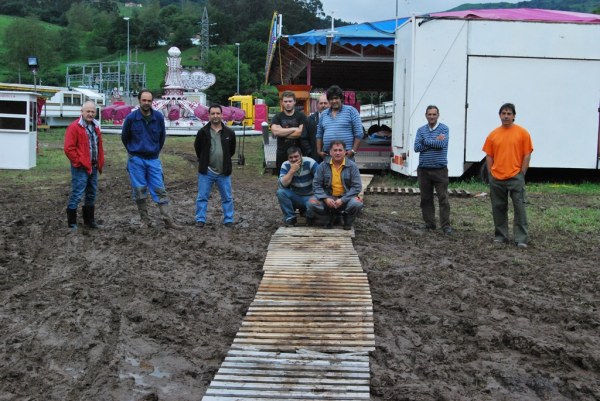 Los feriantes se quejan del estado de la finca