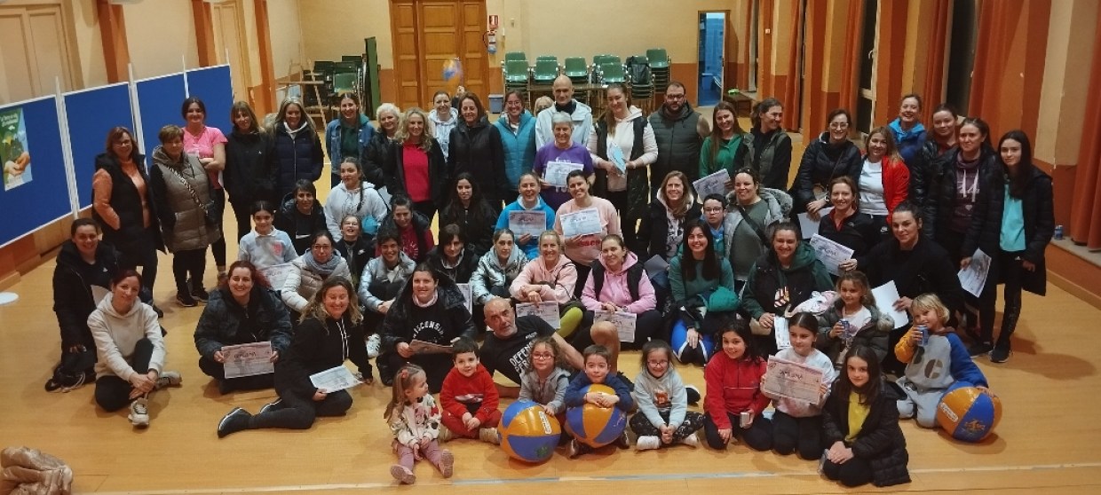 Participantes, instructores y autoridades