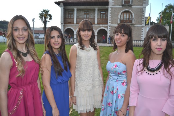 Lara, Laura, Patricia, Lucía y Aída.