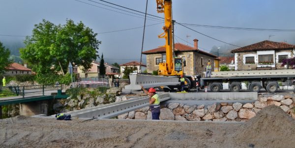 Un nuevo puente facilitará el tráfico y evitará el riesgo de inundaciones en la zona