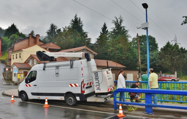 Instalación de las cámaras de seguridad en Penías
