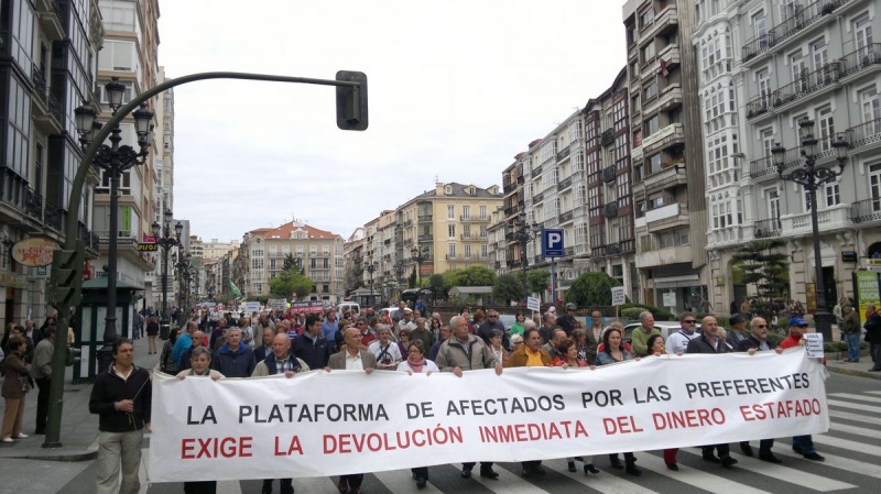 Los manifestantes se acercan a la Plaza del Ayuntamiento