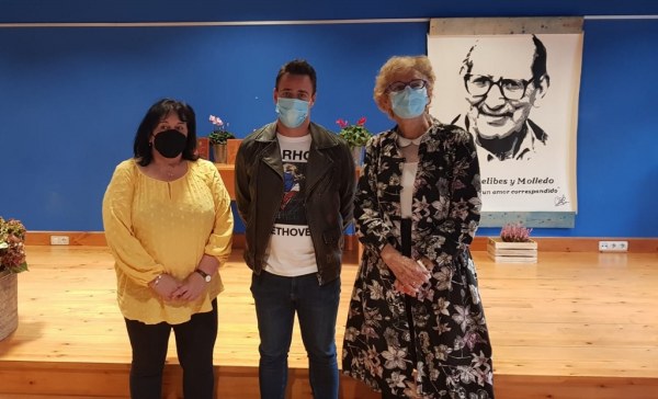De izquierda a derecha: Carmen Ruiz, Abel del Río y Dominique Gaviard