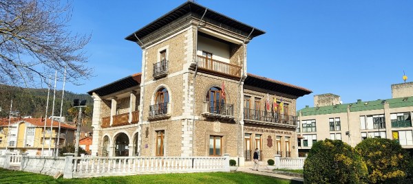 Ayuntamiento de Los Corrales de Buelna